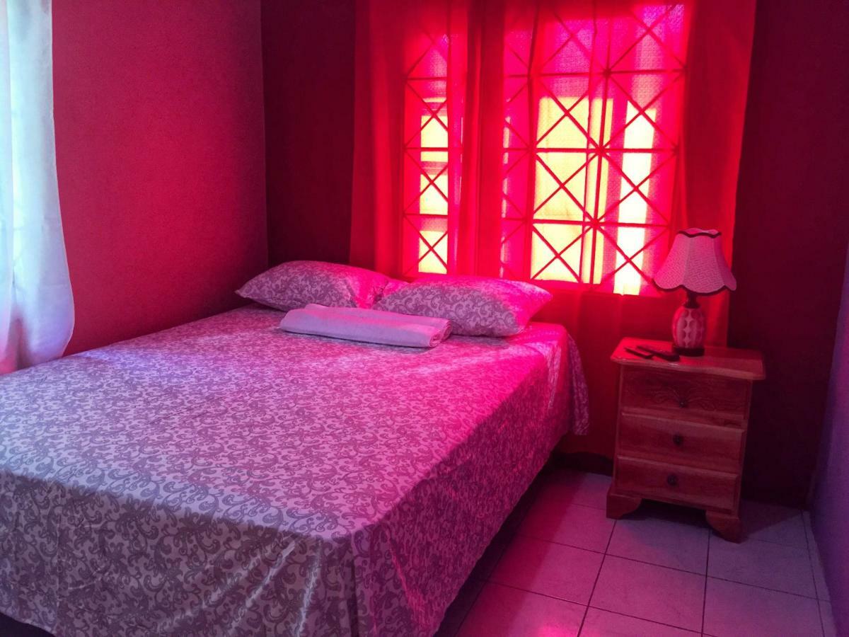 Yaad Hostel Montego Bay Habitación foto